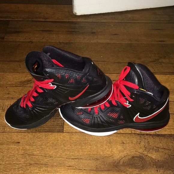 Lebrons 8 ps away - Picture 2 of 6